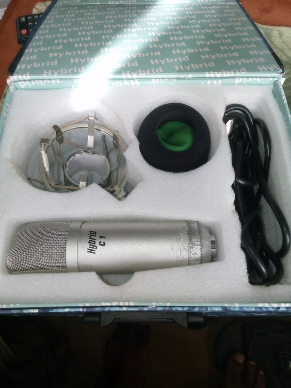 Condenser studio microphone &#43; mic stand