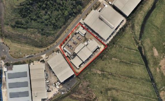 5255m2 Warehouse To Let in Riverhorse Valley