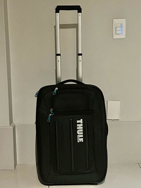 Thule Crossover luggage - with suiter