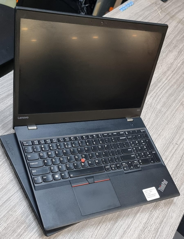 Lenovo ThinkPad T570 Laptop with Intel Core i5-6300U Processor, 8GB DDR4 RAM, 256GB SSD - 15.6 Pre-