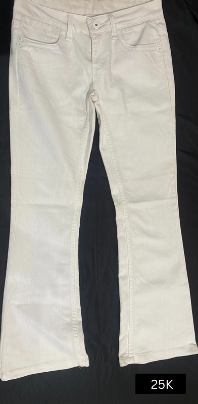 Ladies white denim jeans, size 8