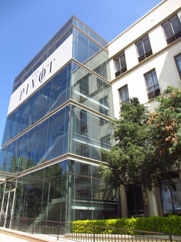 Great 304m2 office space in Fourways, Sandton - ideal for your business needs. Contact us to let!