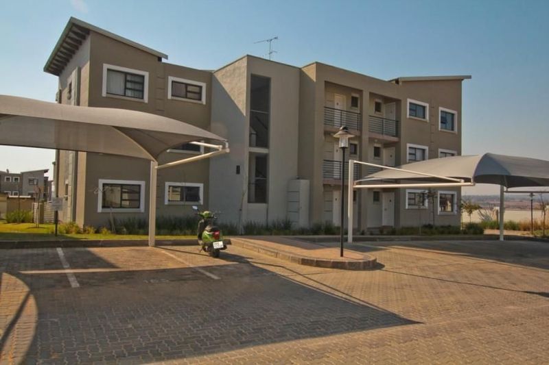 2 Bedroom Apartment For Sale in Fourways
