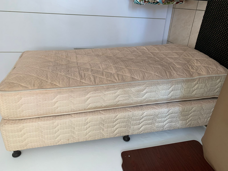 Single base and mattress