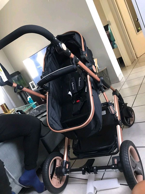 Baby stroller / pram