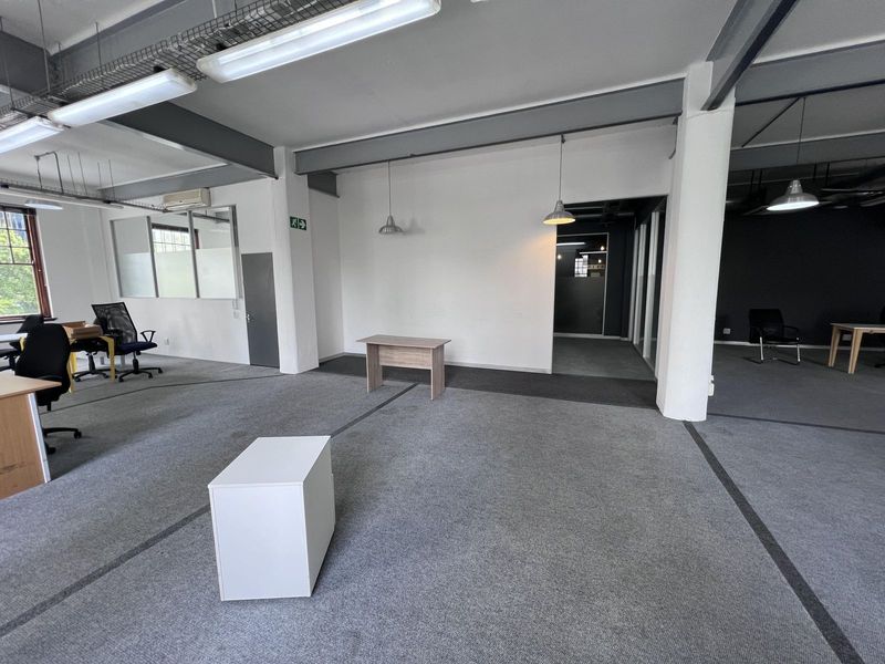 537m² Office To Let in Foreshore