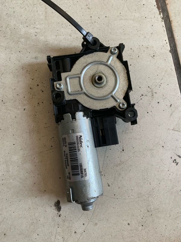 BMW G01 G02 G05 G07 F95 F97 Panoramic Sunroof Motor Actuator (10030661A)