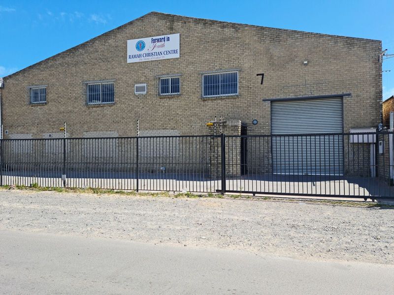 580m2 Industrial Factory Warehouse To Let in the Strand &#64; R28500 excl vat