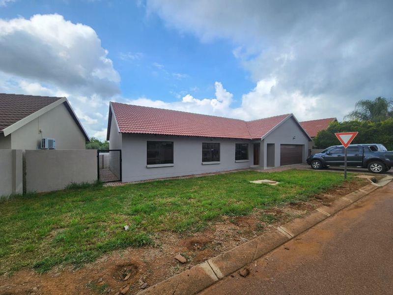 BRAND NEW 3 BEDROOM HOME BUILT IN A SECURE ESTATE IN MELODIE