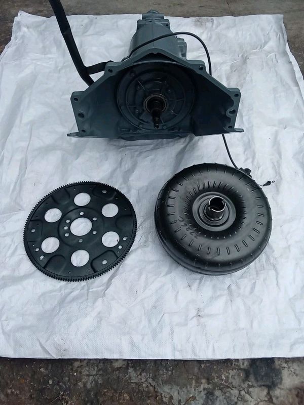 TH700 4 speed gearbox with torque converter and flex plate