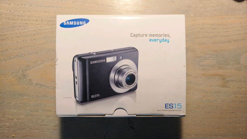 Samsung es15 Digital camera