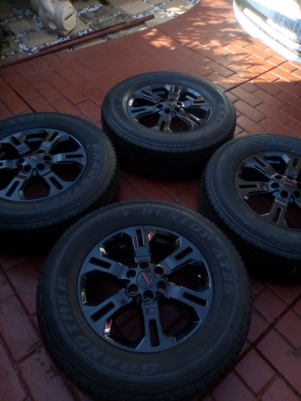 Set of New Navara mags &amp; tyres 265/65/17 Dunlop Grandtrek AT