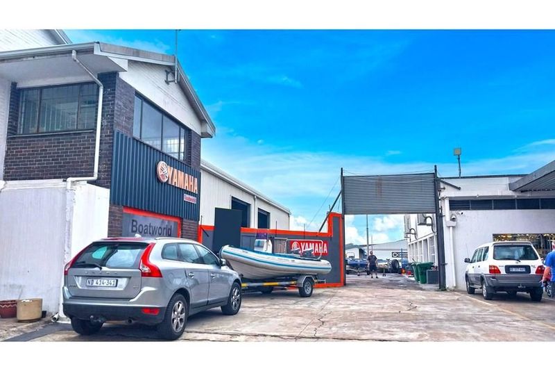 Immaculate - 232 m² Warehouse and 362 m² Yard Located on Gale Street, Congella