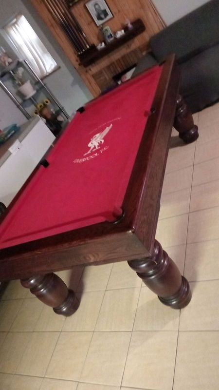 Pool board with accessories