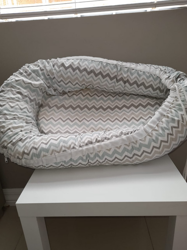 Snuggle-time Baby sleep pod/nest
