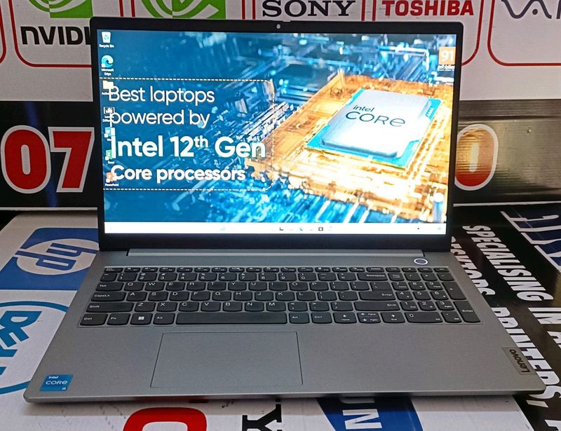 Lighting fast Lenovo deco-core (10 cores!!) i5 12th gen ips FHD laptop