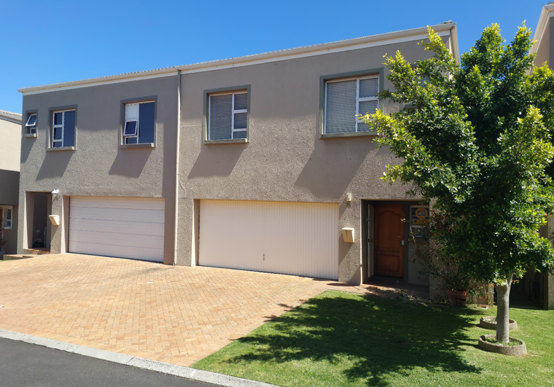 3 Bedroom duplex available for rent in Somerset West