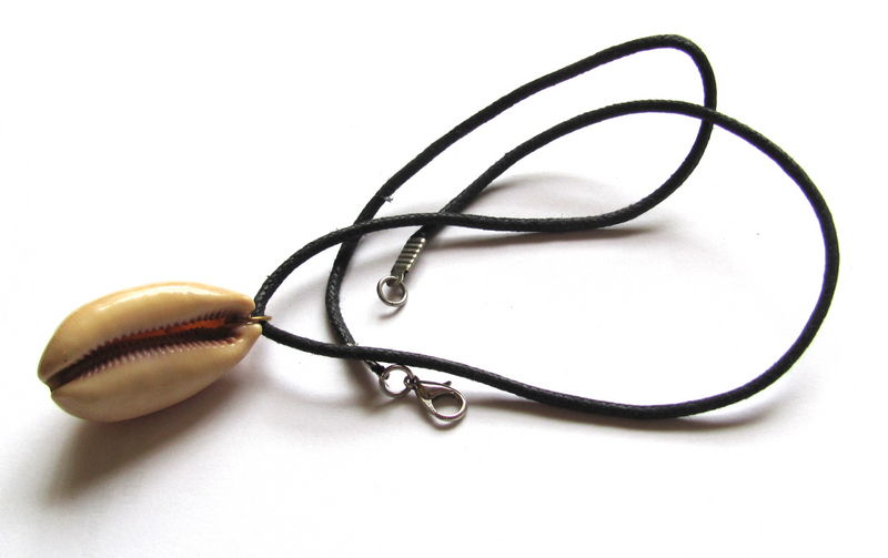 Cowrie Shell Pendant Necklace
