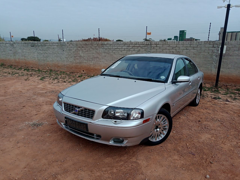 2004 Volvo S80 Sedan 2.5T