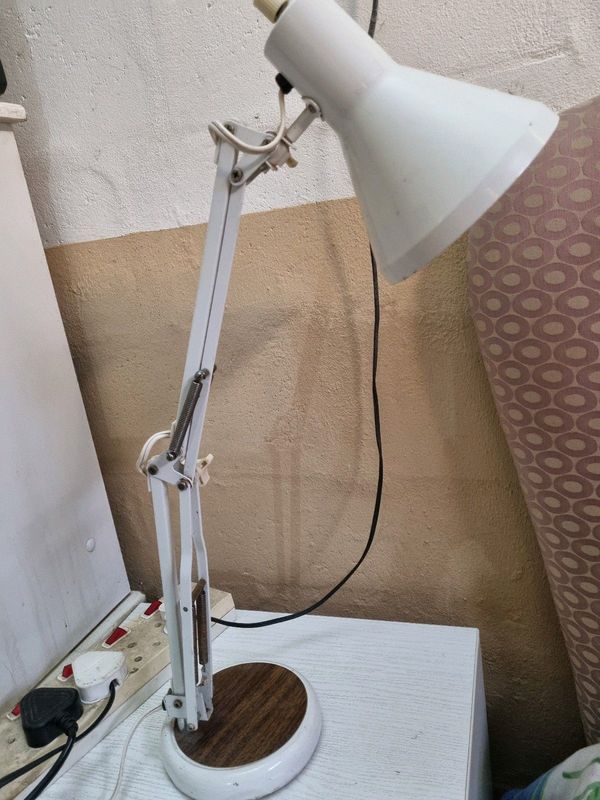 Angle poise lamp