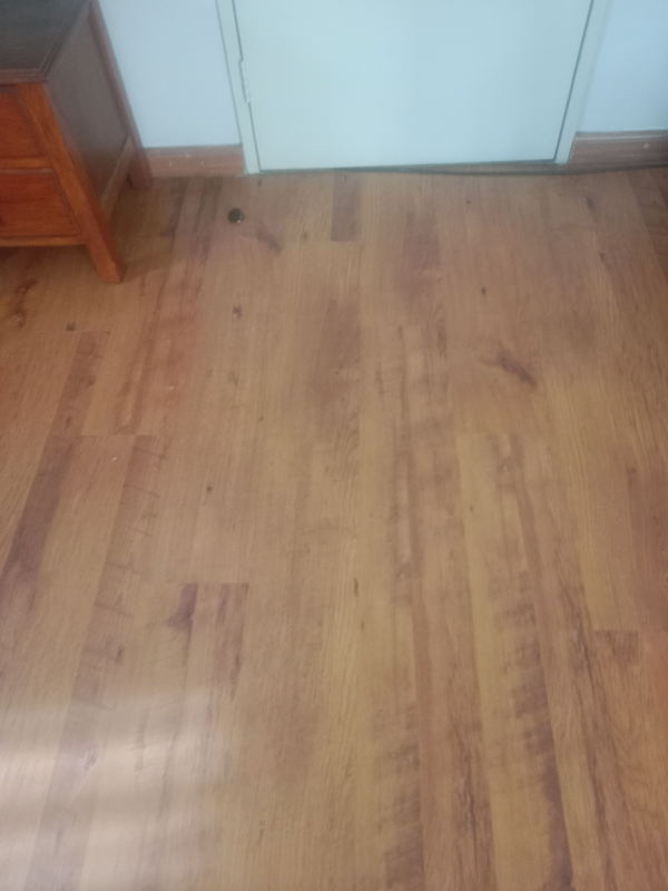 Second hand laminating flooring still in use for sale