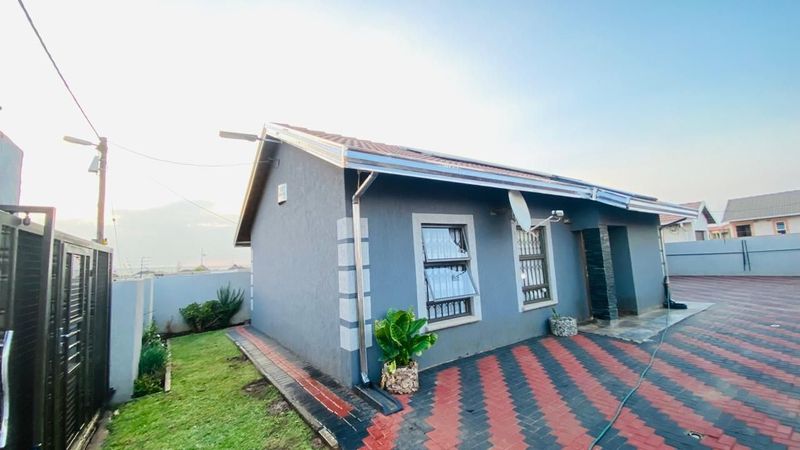 3 Bedroom House For Sale in Evaton West