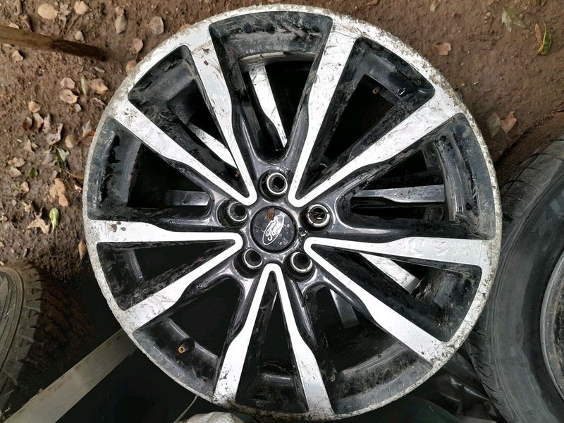 Ford Kuga 18 inch Mag Rim: As is