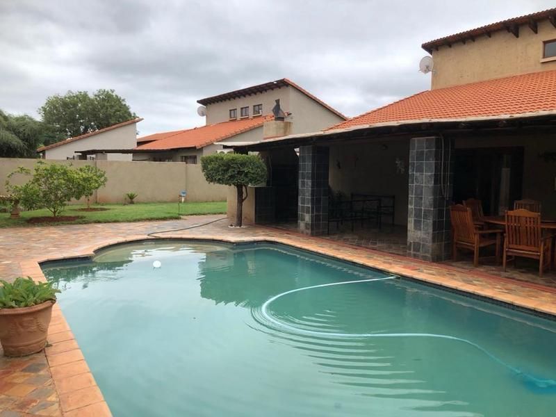 Stunning Home in Popular Security Complex Near Thabazimbi Square