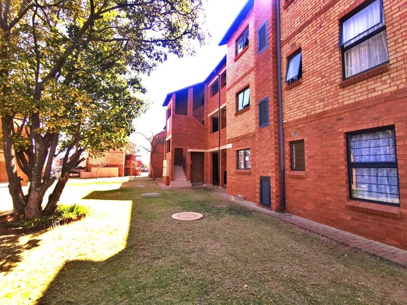 Beautiful 2 Bedroom apartment  - Exactly what an  Investor wants
