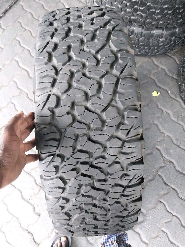 One 265 65 18 bf Goodrich ko2 tyre with 85% tread available for sale