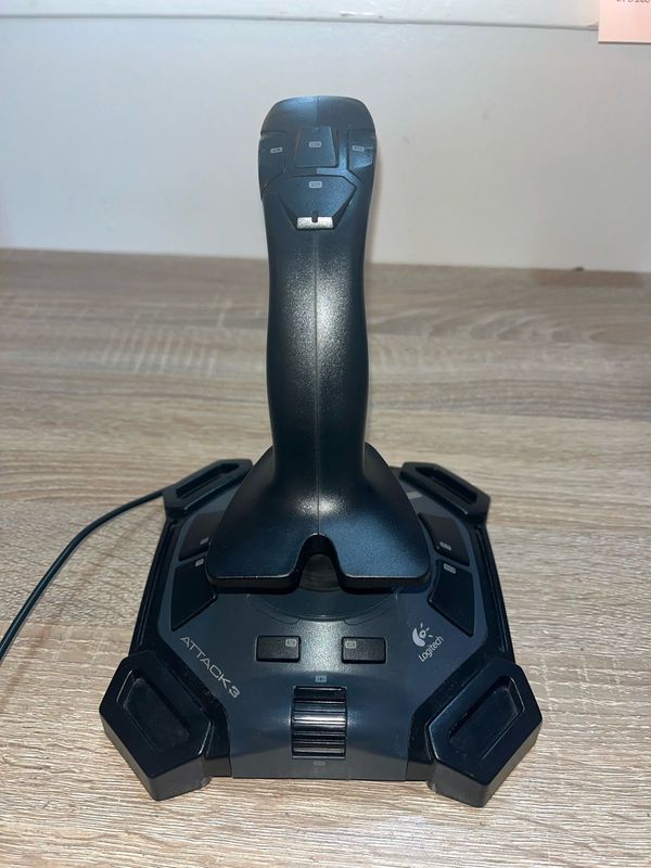 Logitech Attack 3 joystick