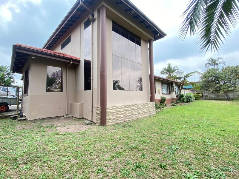 Entertainer&#39;s Paradise in Moseley - Reduced to R3,350,000
