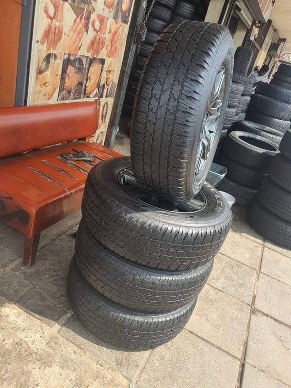 Toyota hilux rims and tyres size 17