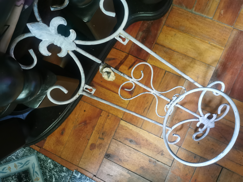 VINTAGE IRON WALL HANGER FOR POT