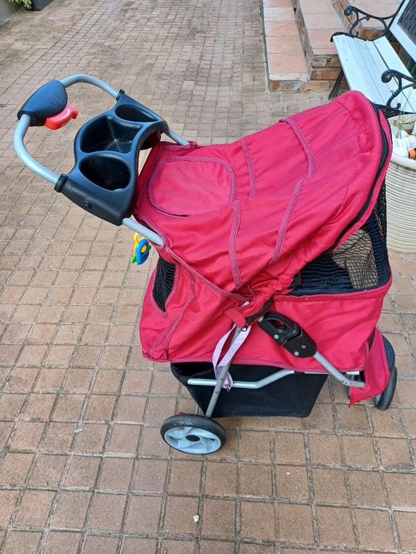 Pram for sale. Good condition R 900 . 00 ono (Whatsapp only)