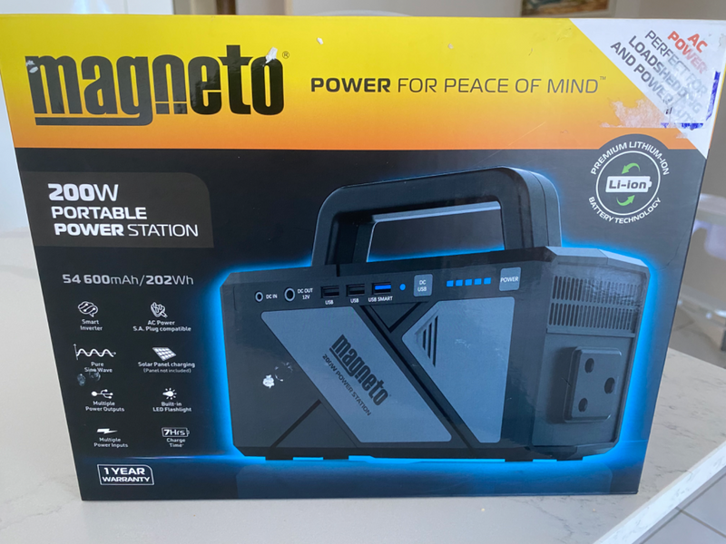 Magneto portable power station 200w