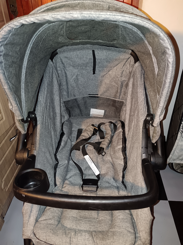Stroller - Ad posted by ZIMI DR