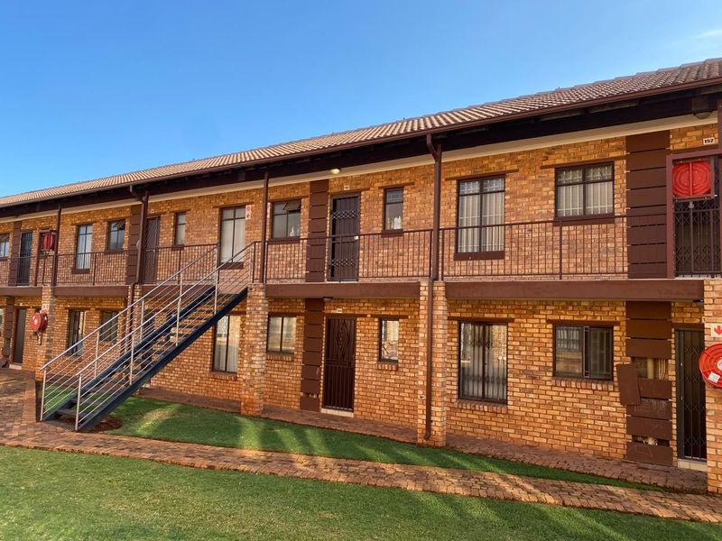 Modern 2 Bedroom Apartment in Orchards