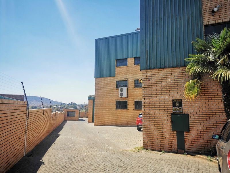 340m² Commercial To Let in Sunderland Ridge at R40.00 per m²