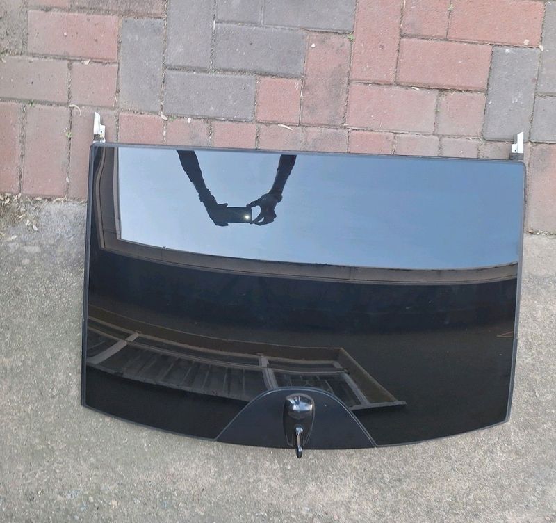 W204 PANORAMIC SUNROOF BACK GLASS