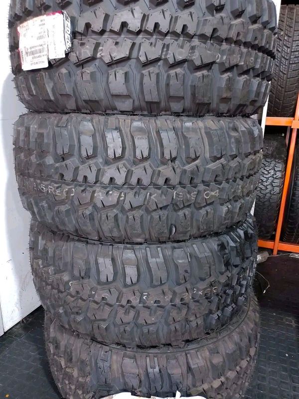 A brand new set of 33x12.50R20 Mud terrain tyres available for sale