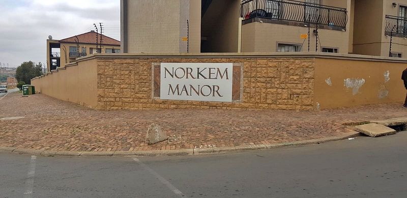 2 Bed Sectional Title For Sale in Norkem Park, Kempton Park - Perfect for couples or small families,