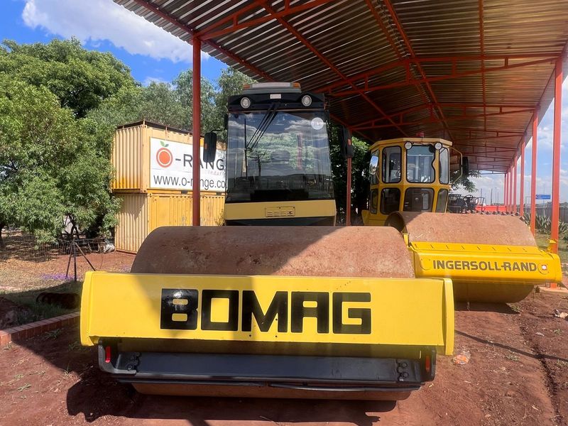 Bomag 213D-4 smooth drum roller with full cab