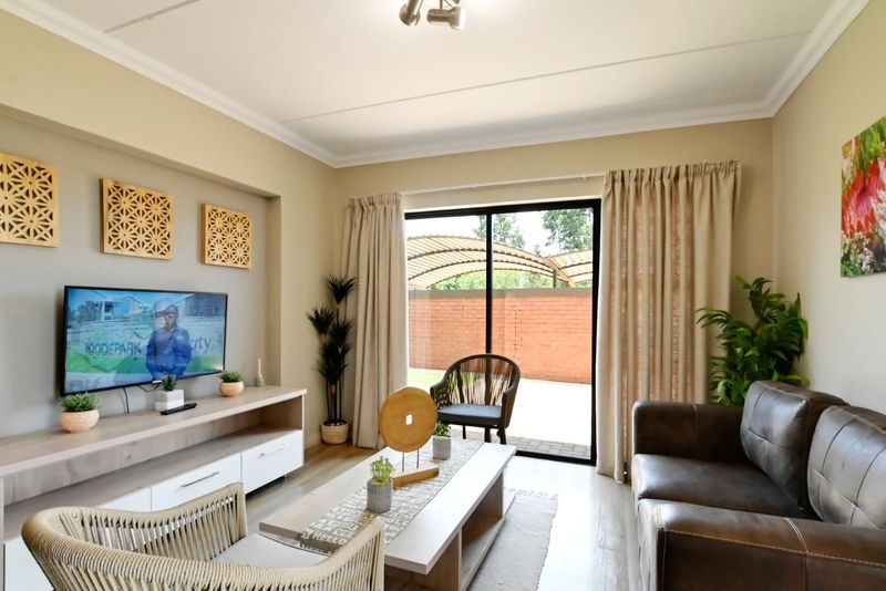 3 Bedroom Townhouse For Sale in Roodepark Eco Estate
