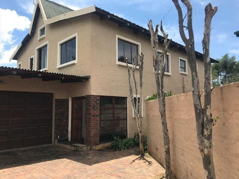 One stunning and one of a kind Cluster in Glen Marais