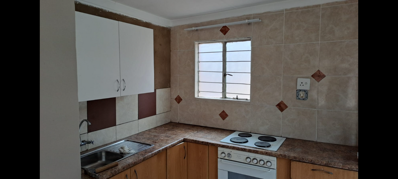 Brackenhurst: 1 bedroom cottage, rent R5000pm, Avail immediate, Ph: 0618239854