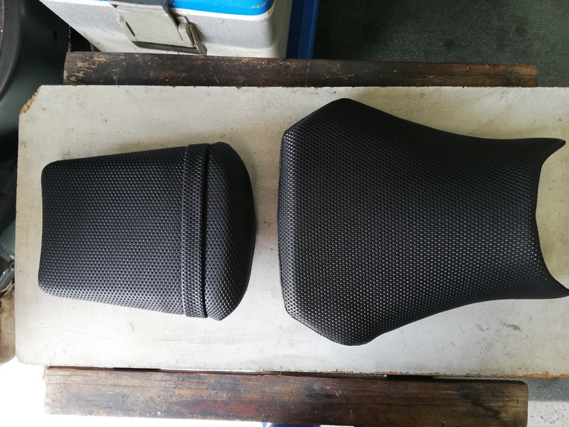 YAMAHA R1  seats [02 -03 5pw]  [04-06 model 5vy] and [07-08 4c8]