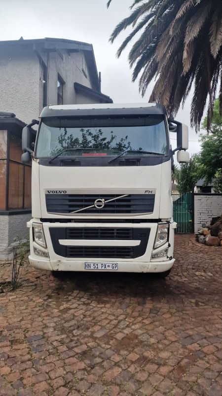 Volvo fh440 truck available now call 0768372075