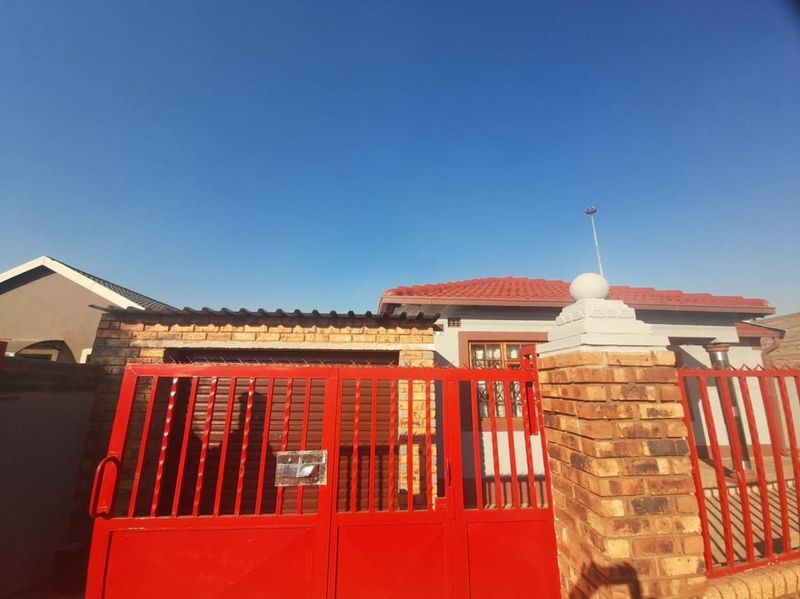 2 bedroom house to Rent in Dobsonville Gardens