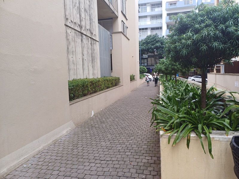 Spacious 2 bedroom 2 bathroom with 2 parking  for rent in Umhlanga Ridge